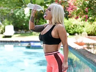Brandi Bae PAWG Gets Physical